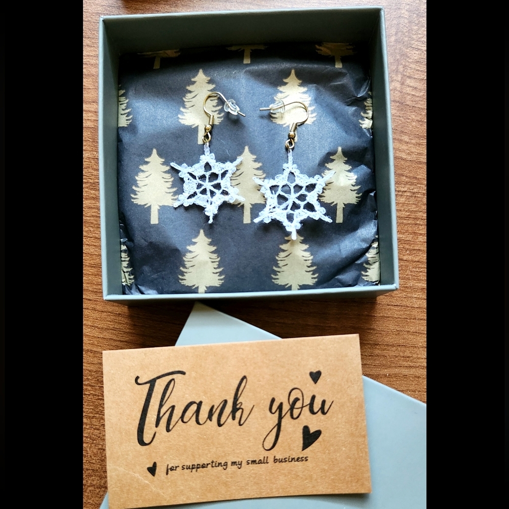 Crochet Snowflake Earrings Handmade NWT